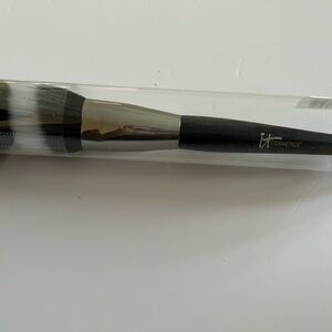 IT Cosmetics HEAVENLY LUXE ANGLED RADIANCE CRÈME BRUSH - SEALED.